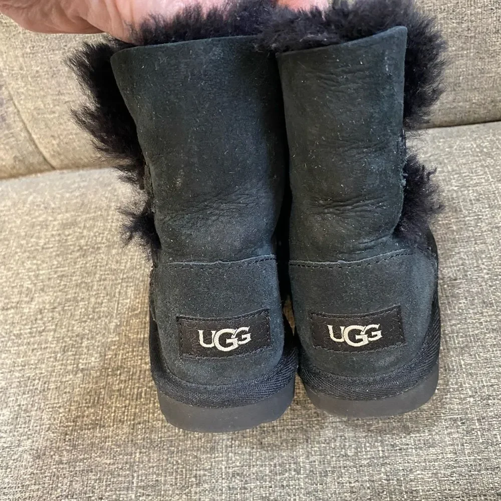 UGG Bailey Button II Kids Black Boots Size 9